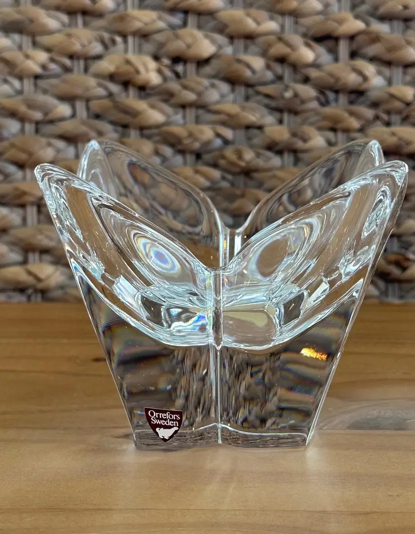 Orrefors 4 Petal Tulip Crystal Clear Bowl Signed Sweden H 3.5” W: 4”