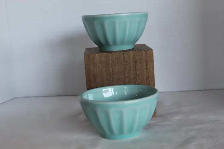 Set of 2 Primagera Portugal fluted turquoise bowls. 4”
