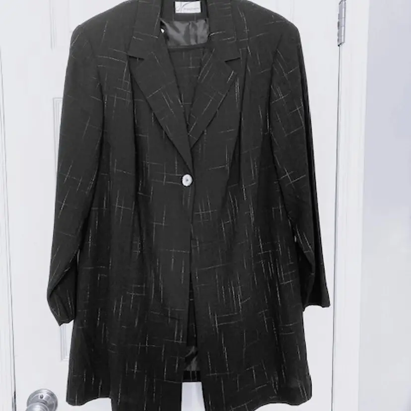 Dress Barn Women 2 Pc Suit Long Black Jacket & Skirt 14W