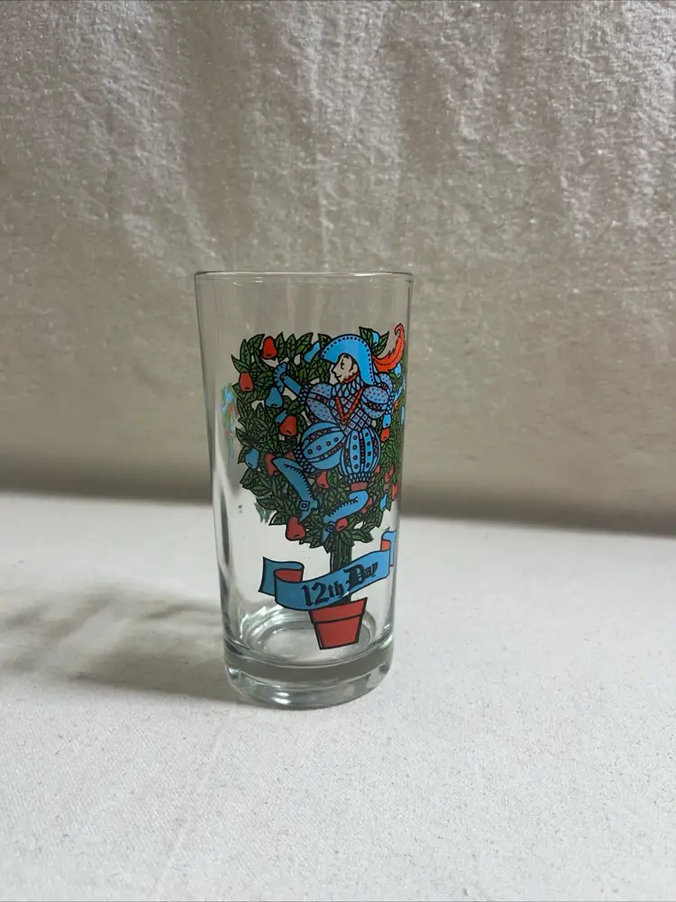 Vntg 12 Days of Christmas Drinking Glass Indiana Glass  12th Day Lords A Leaping
