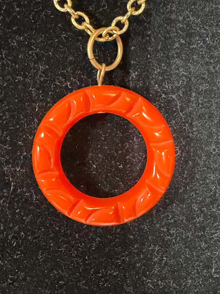 * * Pick Of The Week ** Vintage Carved Bakelite Circle Pendant Necklace – Tested with Simichrome – Upcycled Statement Piece