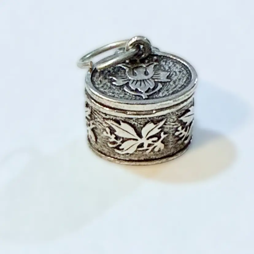 Vintage Signed RIB Floral Pattern “My Dreams” Silvertone Lidded Box Charm