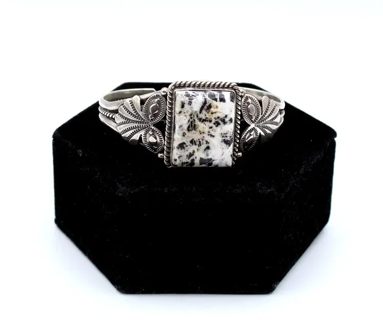 Michael Spencer Navajo sterling silver white quartz cuff  34.5g