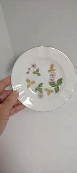 WEDGEWOOD Wild Strawberry Bone China 4" Ashtray
