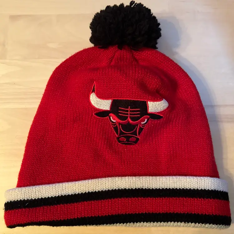 MENS CHICAGO BULLS Mitchell & Ness Winter BEANIE HAT RED/BLACK/WHITE