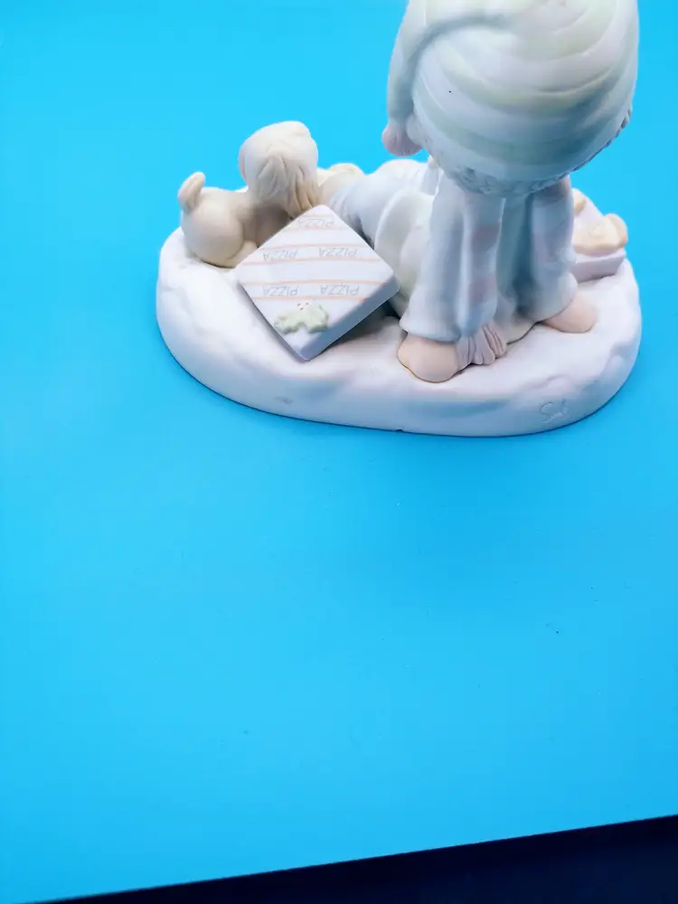 Precious Moments "Pizza on Earth," 1997.