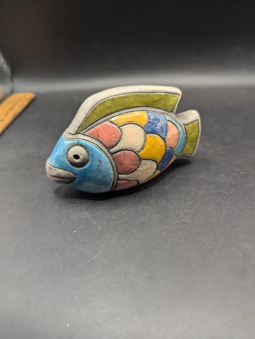 Vtg Raku Art Pottery Tropical Fish S.African Figure Multicolor Hand Made & Paint