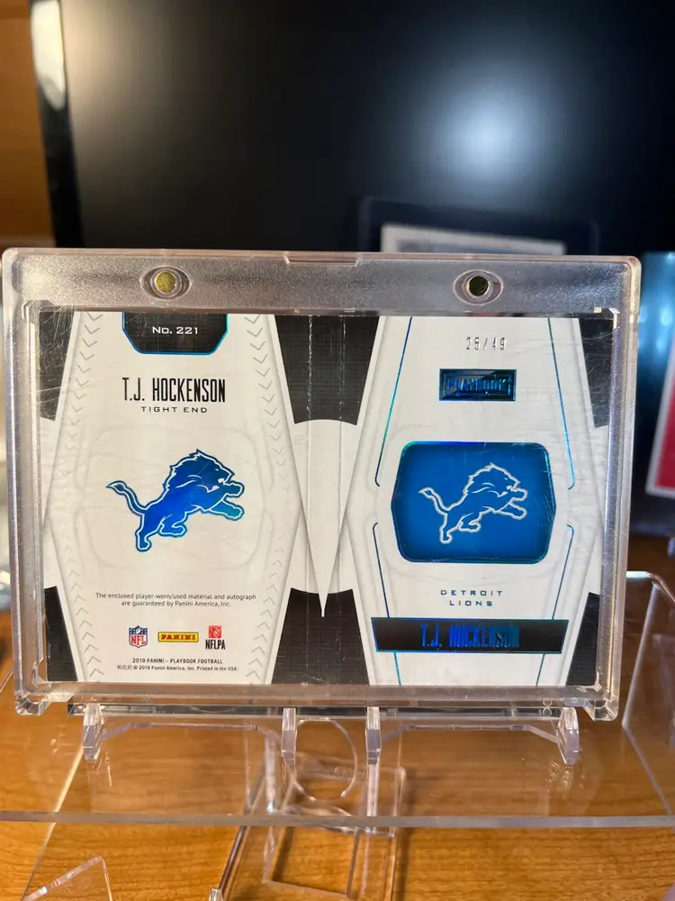 TJ Hockenson /49 2019 panini playbook patch auto booklet Detroit Lions Minnesota Vikings