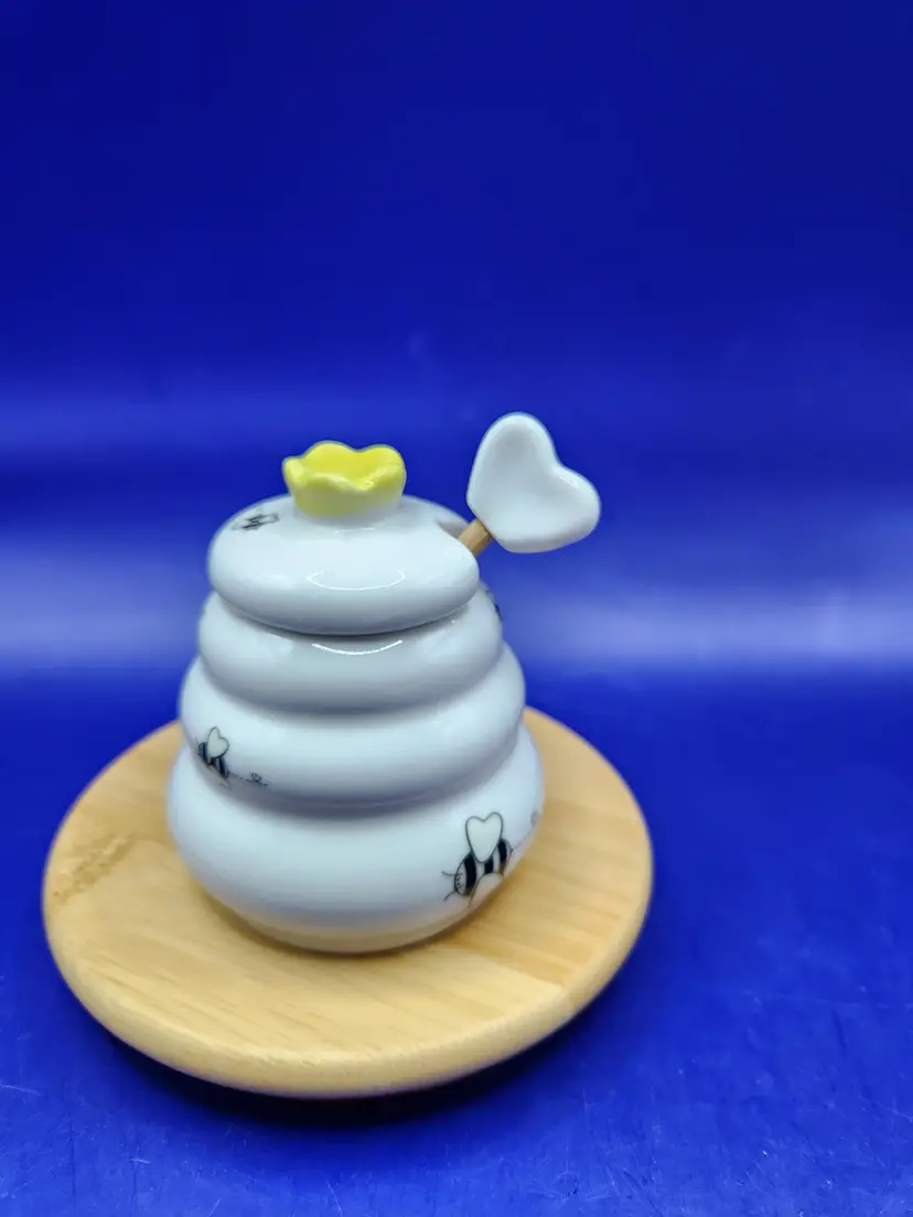 Honey Beehive Pot with Dipper