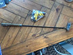 1/56 Ali Putter