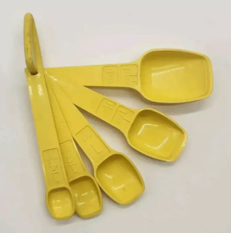 Vintage Yellow Tupperware 5 Matching Measuring Spoons w\ Triangle Ring