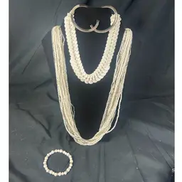 #09 13- Vintage Jewelry Lot