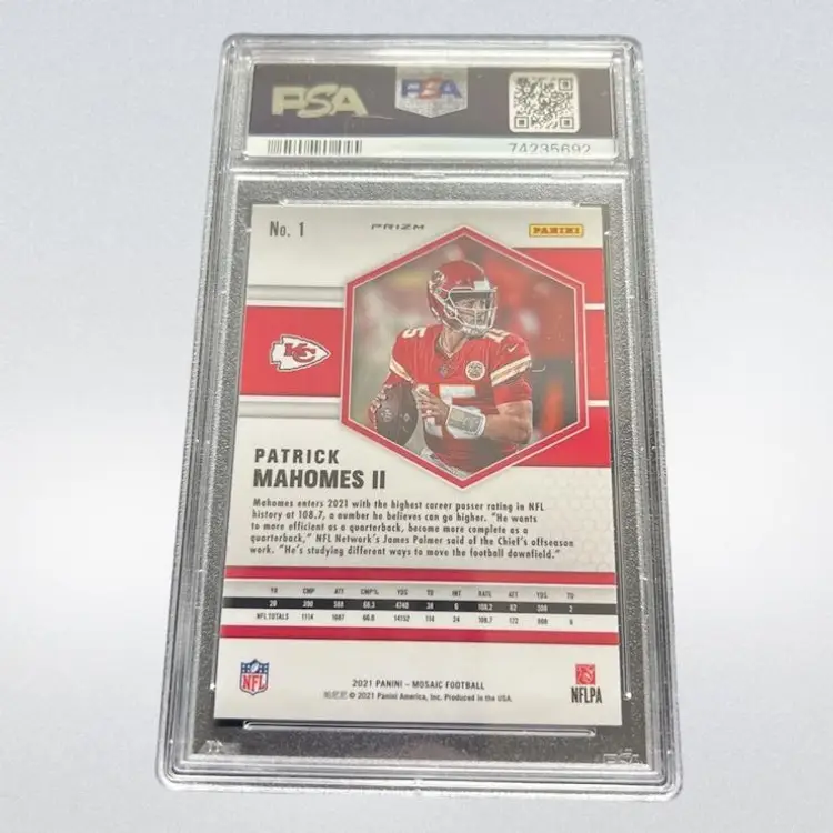 2021 Panini Mosaic Patrick Mahomes Reactive Yellow Base Card! Kansas City Chiefs 