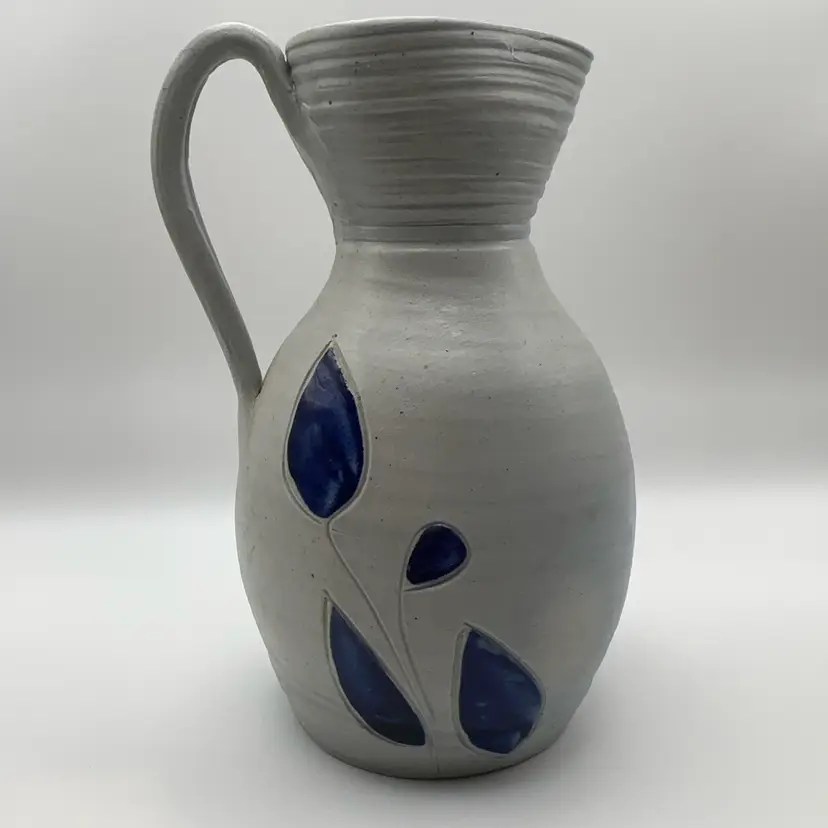 Vintage Williamsburg Artisan made Grey and Blue Salt Glaze Stoneware Pottery Pitcher