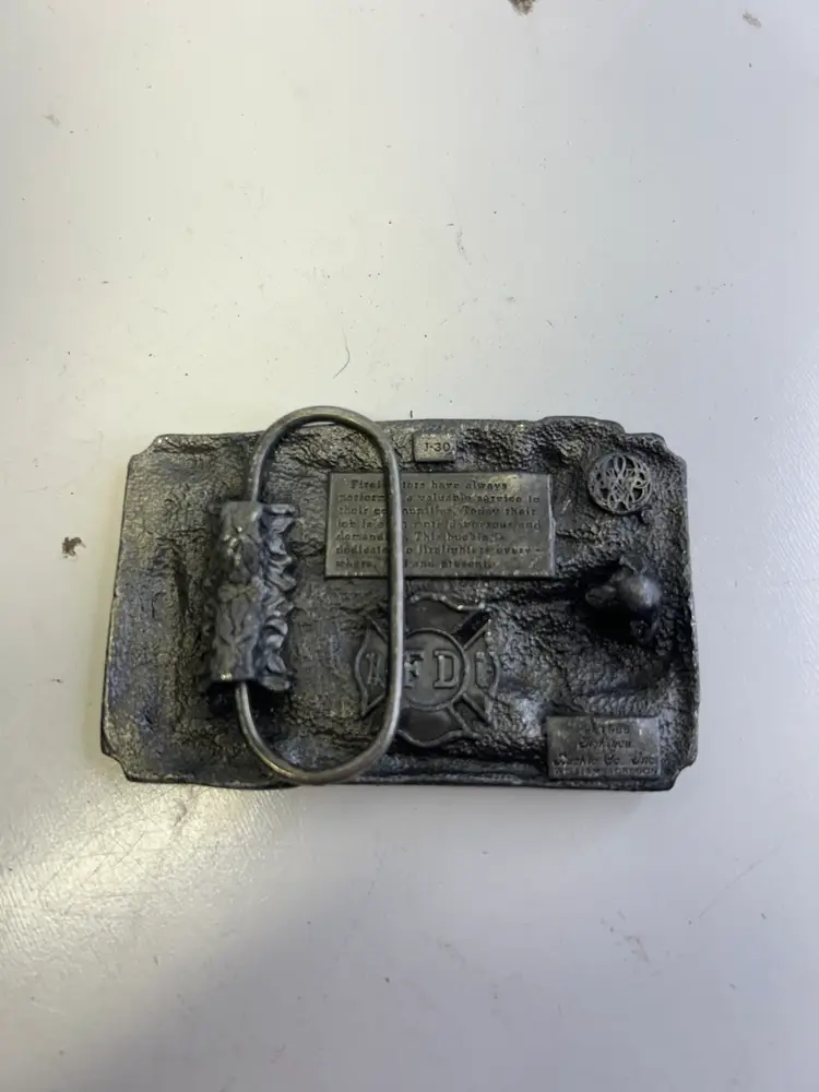 Vintage Siskiyou Pewter Firefighter Belt Buckle Fire Truck Carriage 1985