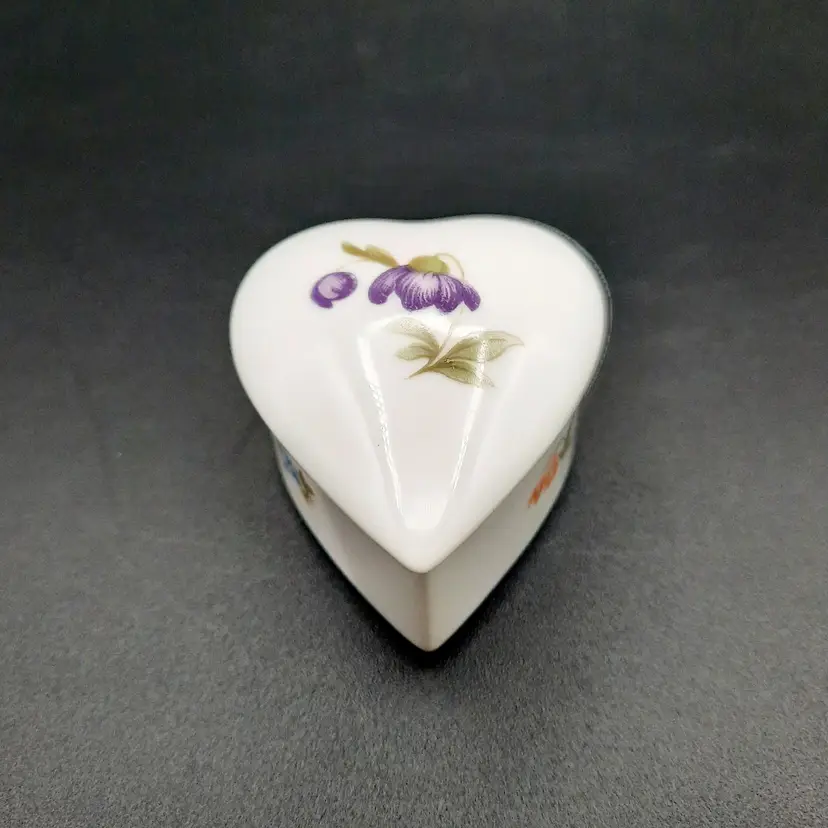 Rosenthal Selb Plossberg  Bavaria Germany Purple Flower Floral Heart Shaped Trinket Box