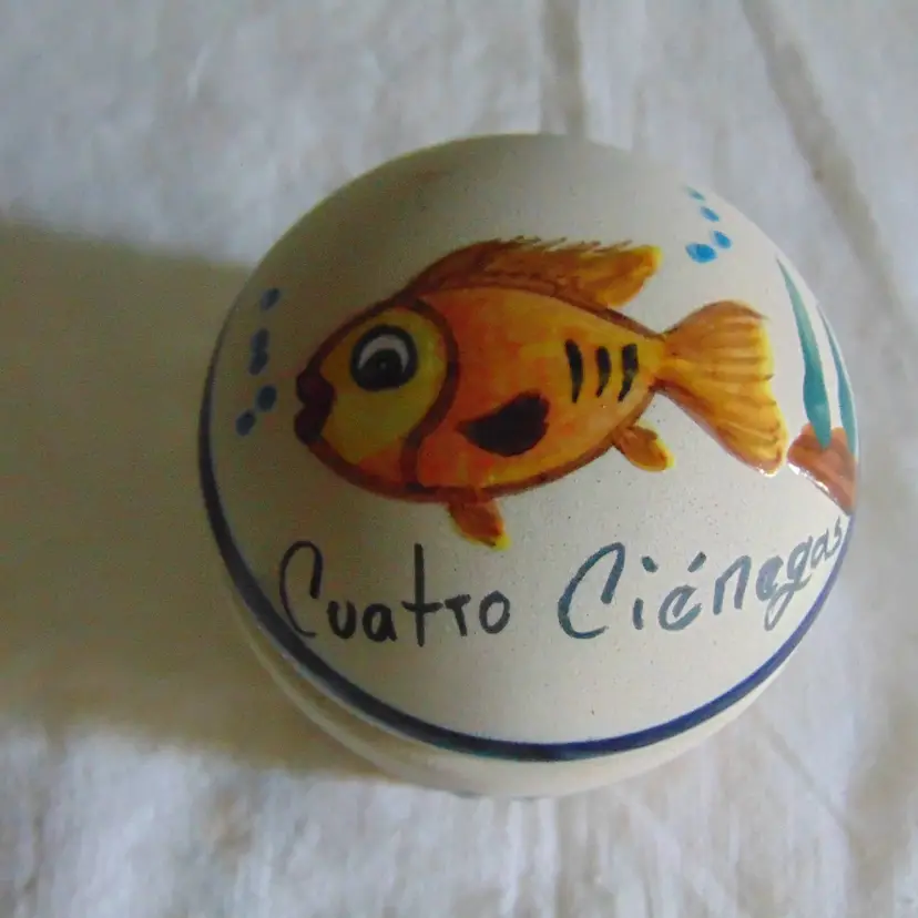 Darling Preowned Mexican Hand Painted Mexican Trinket box with Goldfish
