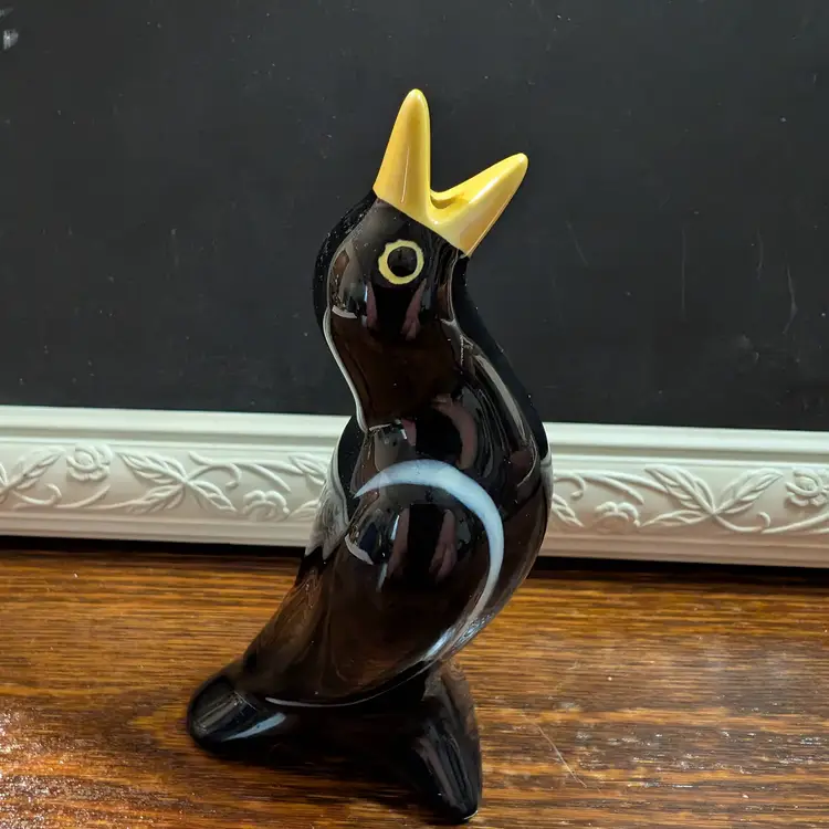 Vintage Pfaltzgraff Black Bird Ceramic Pie Vent