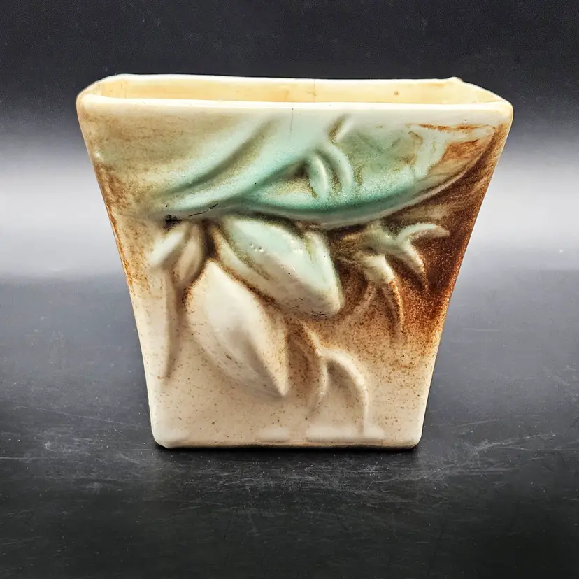 McCoy Pottery Lily Bud Jardiniere Planter Tan Turquoise 1942 Rustic Line Vintage