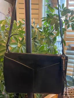 Stella & Dot Covet Crossbody