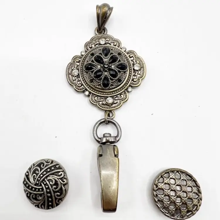 Ginger Snaps Jewelry Charm Lanyard Pendant Plus 6 Rhinestone Snaps .75" **READ