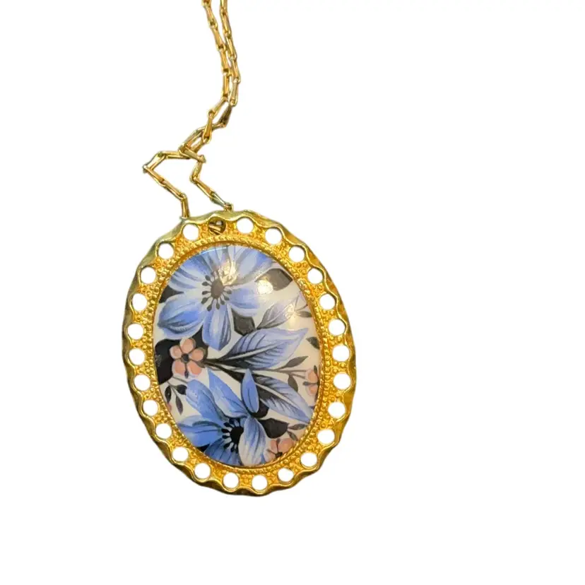 Gold Tone Necklace And Porcelain Pendant