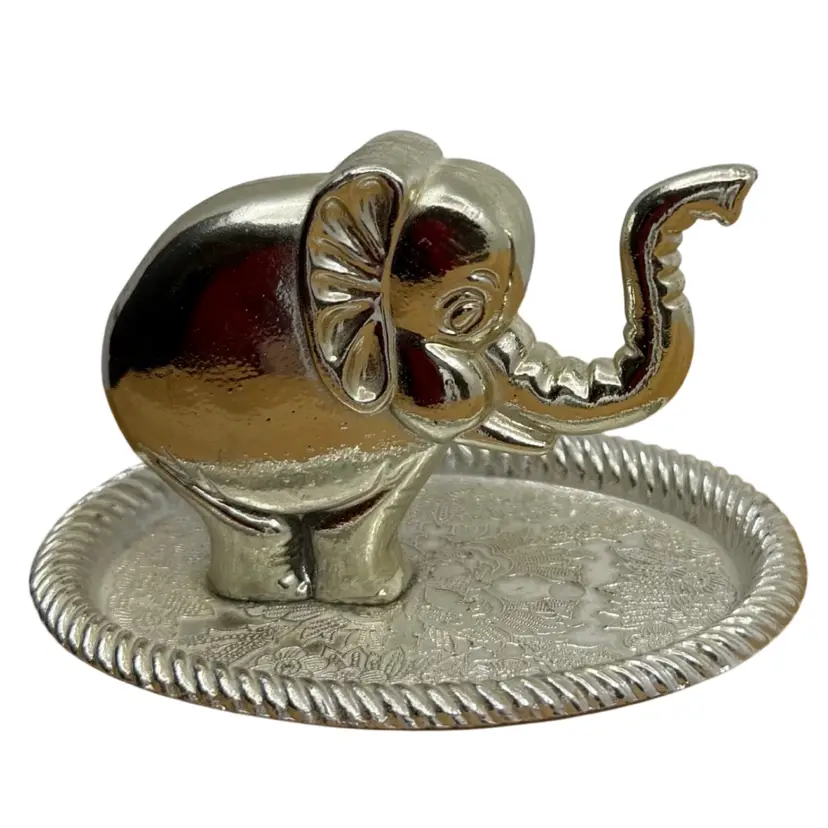 Vintage Elephant Ring Holder Trinket Dish Silver EP Zinc Alloy Jewelry Tray
2.25” T x 3.25” L x 2.5”W