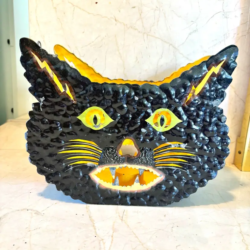 Vintage Inspired Contemporary Metal Scaredy Cat Tea Light Holder* 10”x8.5”