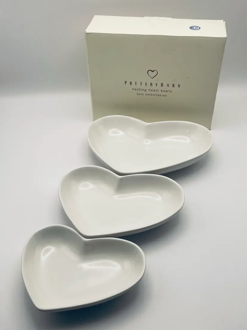 Pottery Barn, White Ceramic Nesting Bowls with Box