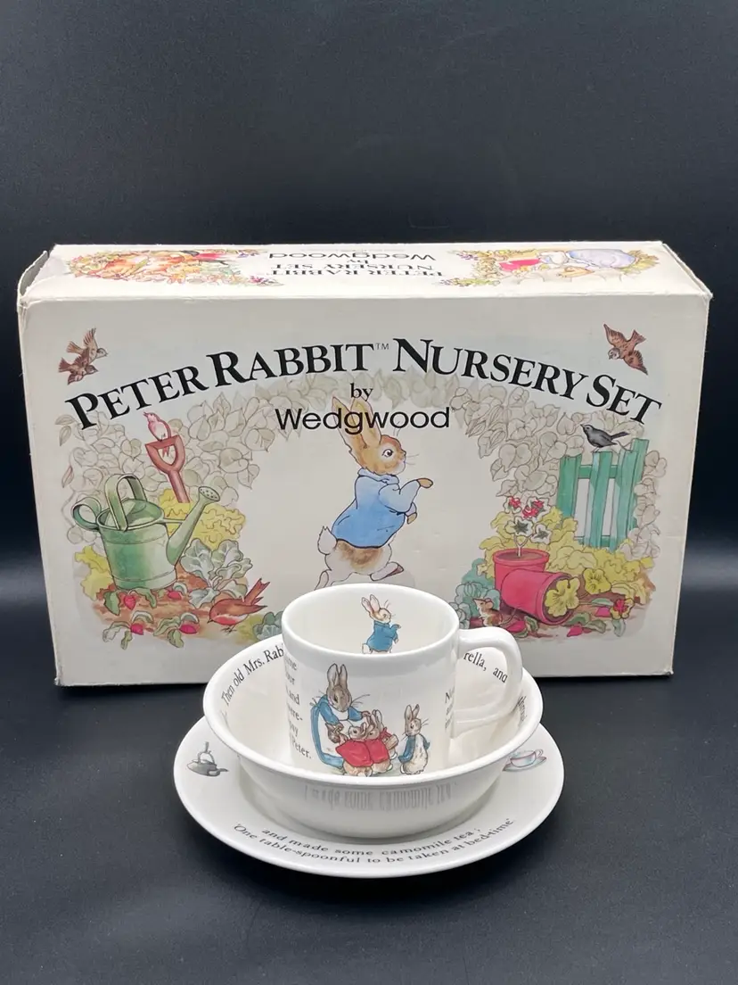 #28 3-Piece Porcelain Wedgwood Peter Rabbit Nursery Set w/Box 🐇