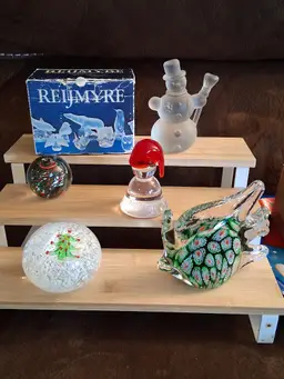 Lot of 5 Christmas / Christmas Colors, Paperweights & Figurines