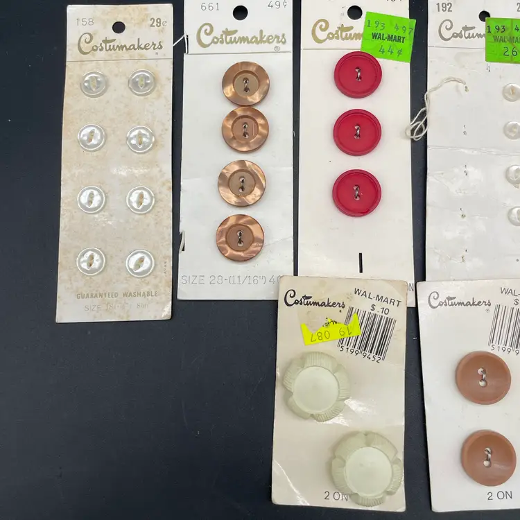 Lot Of 8 Costumakers Vintage Cards Of Buttons