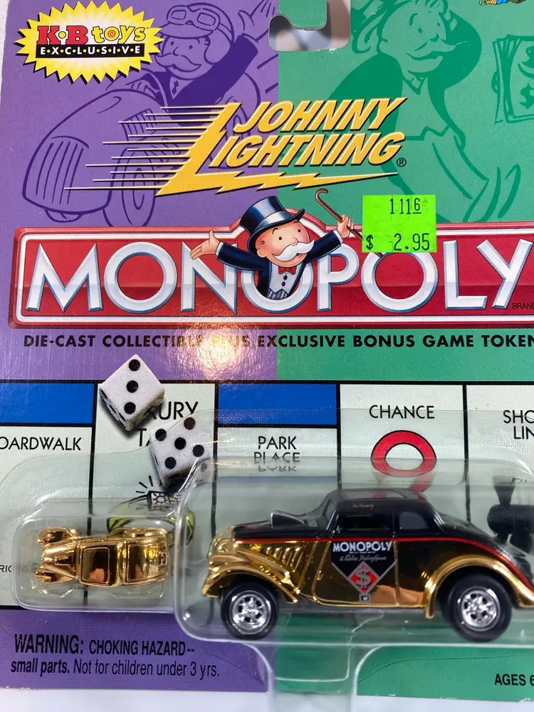 Johnny Lightning 2000 Monopoly KB Toys Exclusive 1:64 Diecast Car With Game Token
