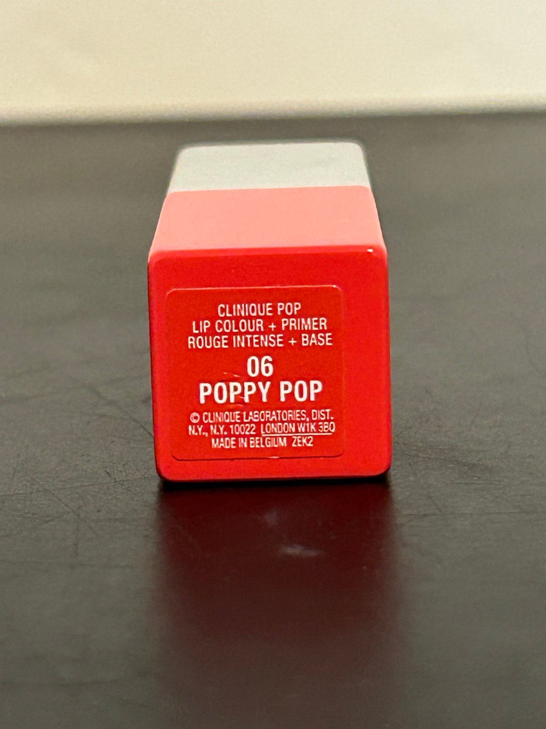 Niknax · Clinique Poppy Pop Lip Color + Primer (MU18)