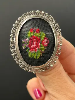Black Floral Needlepoint Silver Tone Filigree Brooch & Pendant 1.5”