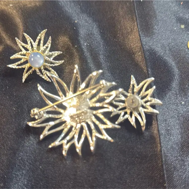 Blue Gem Stone Sarah Coventry Silver Tone Brooch and Pierced Earrings