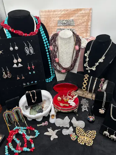 Jewelry Hang Out With Adored 