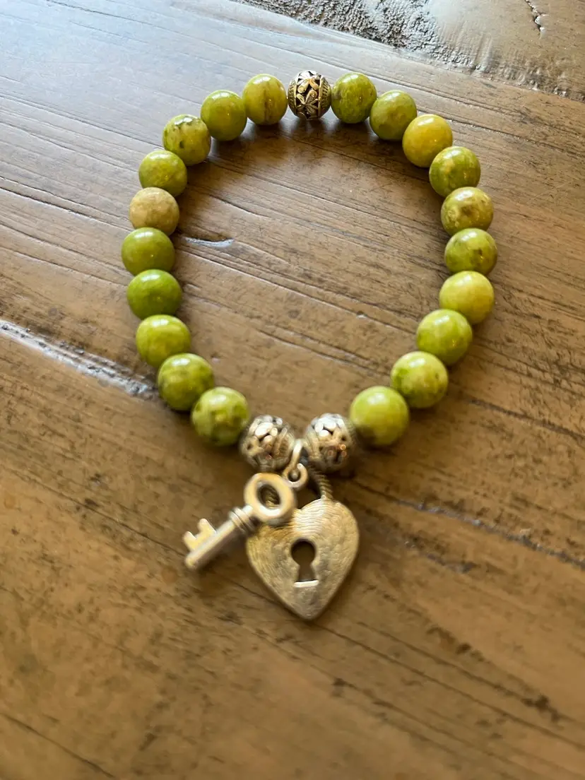 Dyed Jade Key To My Heart Stretch Bracelet 8mm