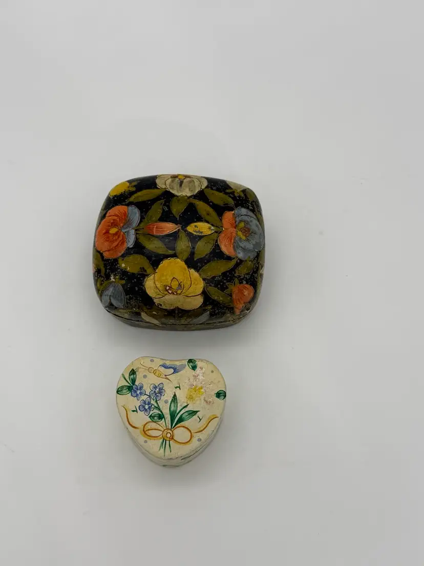 Hand Painted Paper Mache Lacquer Trinket Boxes Lot Of 2 Sara’s Imports #882-A