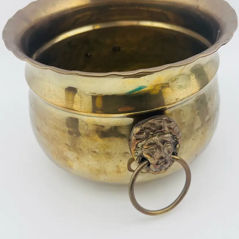 Vintage Brass Lion Head Planter Pot Jardiniere Can 4.25”x 6.25”