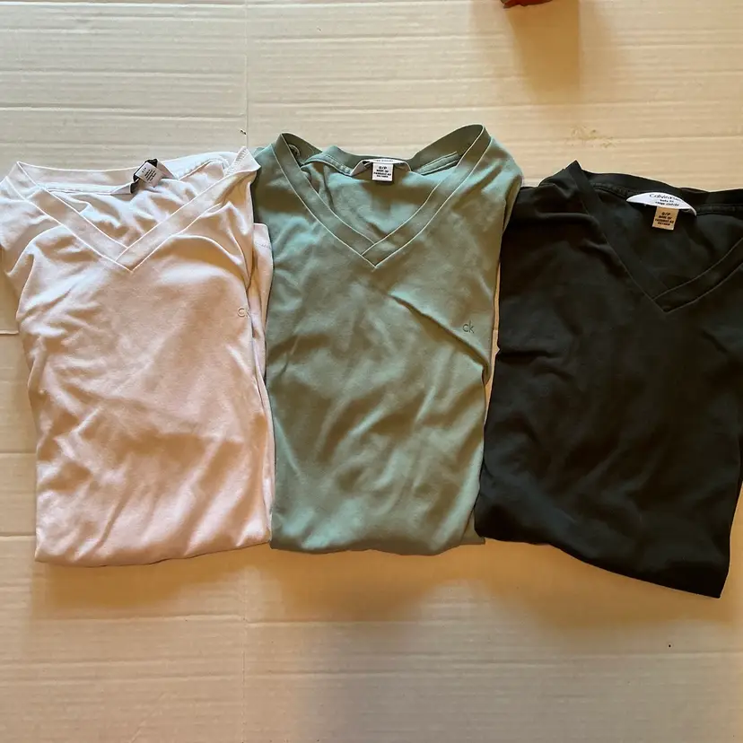 Set Of 3 Men’s Calvin Klein Body Fit Coupe Cintree Shirt V Neck Sz S/P