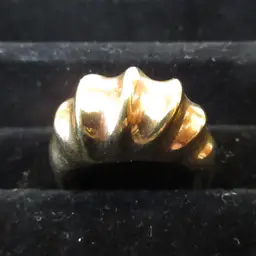 Vintage Sarah Coventry "Shrimp" Gold Tone Metal Ring - Signed 1981, Size 7.5