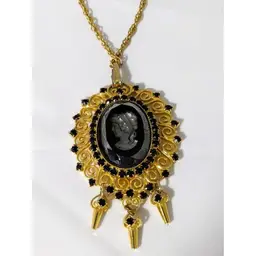 Vintage Victorian-Inspired Cameo Pendant Necklace