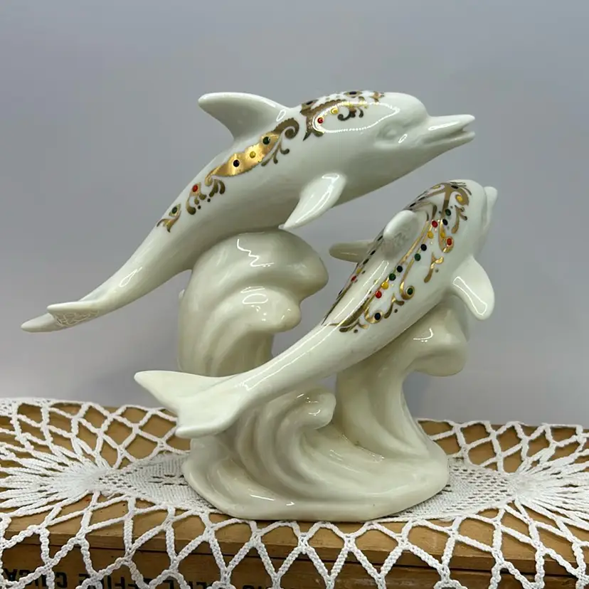 Creamy Off White Dolphin Pair W/ Beautiful Detail 5 1/2”x 6 “