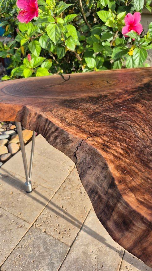 Makerbook · No 100 Black Walnut Cookie Coffee Table