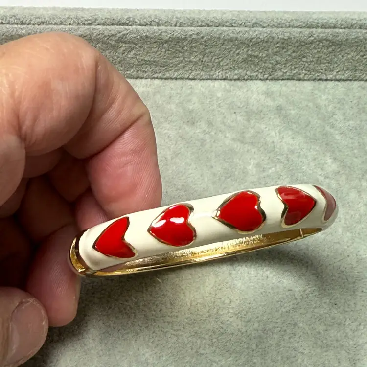 Vintage White & Red Enamel Hinged Clamper Bangle Bracelet Gold Tone