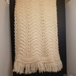 Scalloped Shell Pattern - Lap Afghan, hand knitted, Creamy White - Vintage