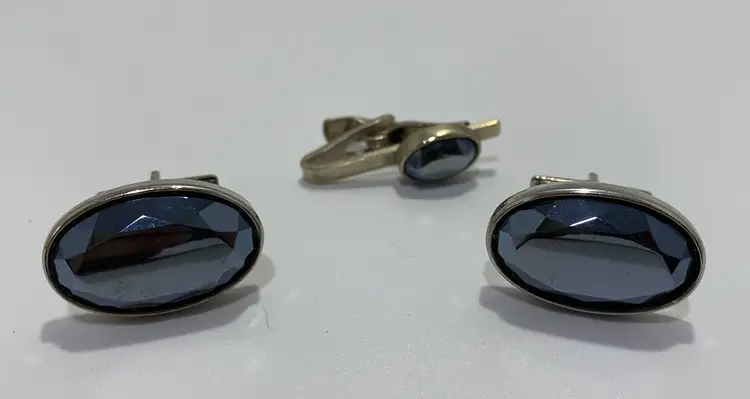 Vintage Unbranded Silver Tone Black Faux Gem Cufflinks and Tie Clip Set