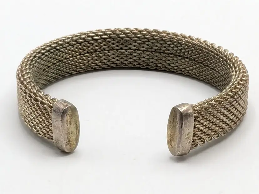 Q Ray Wellness Bracelet Woven Mat Gold Tone Cuff Jewelry