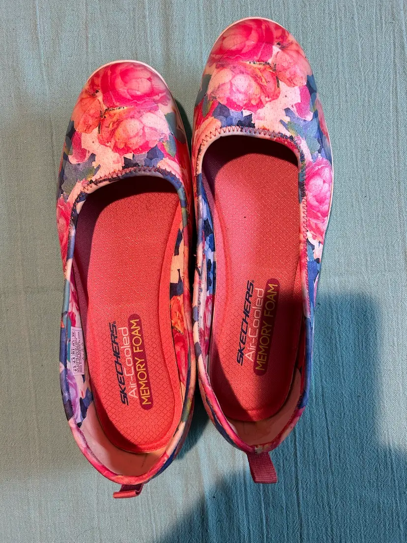 Skechers Womens Relaxed Fit Air Cooled Memory Foam Slip On Pink Flower Size 9.5